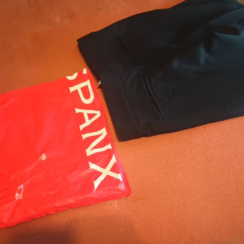 SPANX perfect Fit Kick Flare Ponte Pant L - Picture 6 of 7